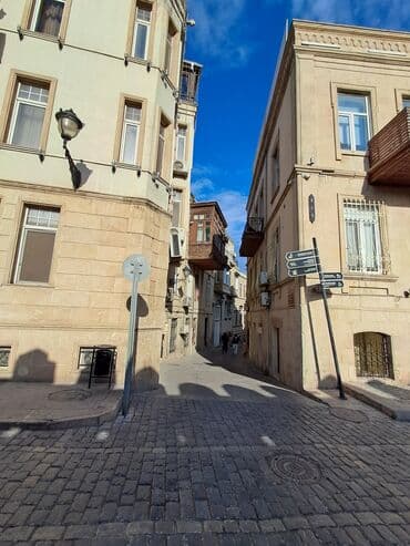 hostel for sale in baku: Salam əleykum. İçərişəhər metrosuna yaxin, Qala divarlarından içəridə — 11