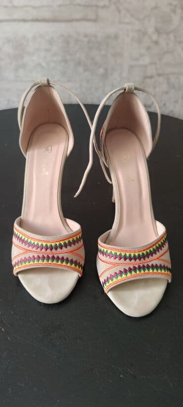 Ölçü: 40, rəng - Bej, İşlənmiş