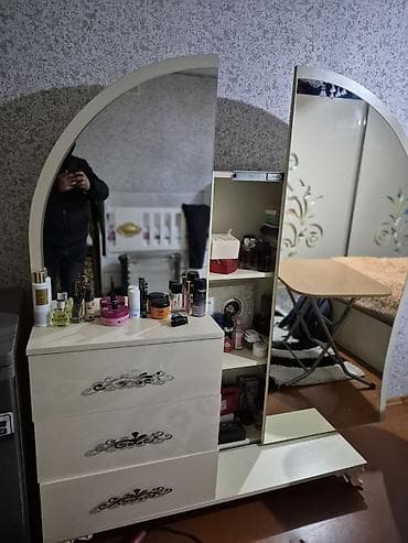 stol ve stullar: Ağ krem rəngli makyaj/stellajlı güzgü dəsti - Üst hissəsi yarımdairə — 2