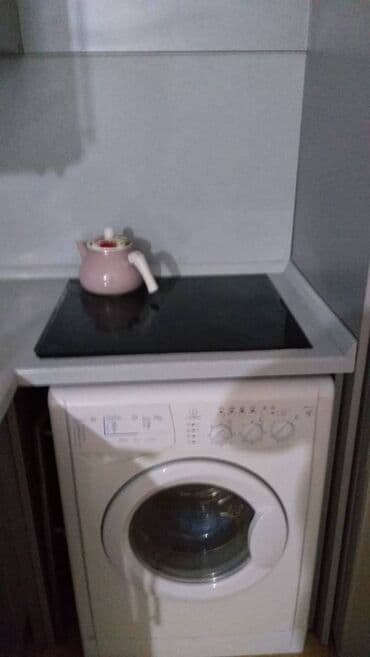 1 комнатная квартира снять: İçəri şəhər metrosunun yaxınlığında Baksovetde 5 mertebeli binanın — 6