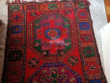 Əl toxuması xalça - Naxış: İki böyük səkkizbucaqlı medalyonlu