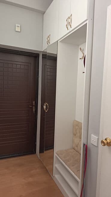 Спальные гарнитуры: Гардеробный шкаф — 1