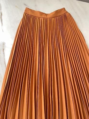 qelem etekler: Zəfəran rəngində pliseli ətək 100 azn alib - Model: yüksək belli, tam — 4