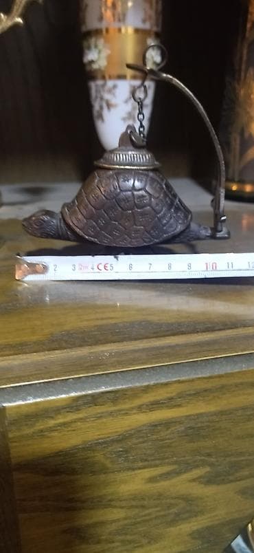 qedimi pullarin alinmasi: Məhsul: Bəzəkli tısbağa formalı yağ çırağı (bürünc) Təsvir: - — 4