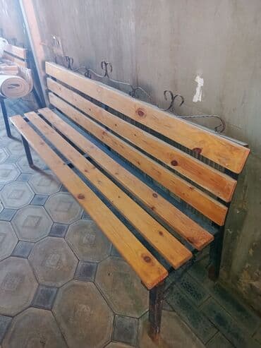 скамейка для прихожей: (3ededdir dənəsi 100 azn )Metal çərçivəyə və taxta oturacaq, arxalığa — 1