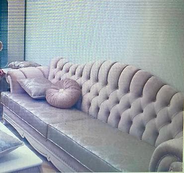 işlemiş divan: 2 ay islenib,hec bir yerinde defekt yoxdur,2500 manata alinib,tecili — 1