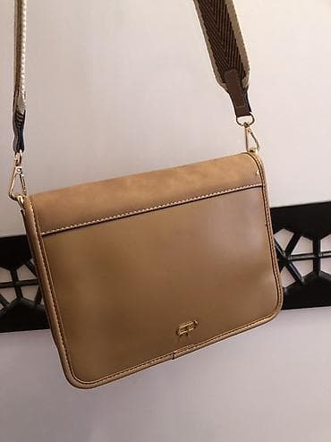 Другая женская одежда: Бренд Parfois Вместительная, компактная Сумка покупала в моле в — 2