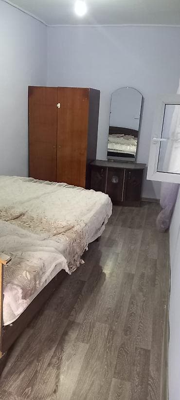 corat kiraye ev: 1 otaqlı mənzil – tam mebellidir Planlaşdırma: - Kiçik dəhlizdən — 4