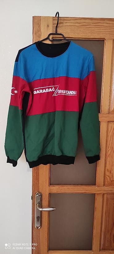 de facto sweatshirt: 2 ədəd uşaq sviteri/svitşot dəsti.20 man 1) Tünd göy kapüşonlu — 2