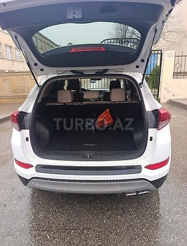 Hyundai Tucson: 1.6 l | Krossover — 7