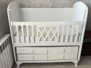 yellenen beşik: Oğlan və qız üçün, Dördbucaq, Beşik, Matras ilə, Yellənmə mexanizm ilə — 1