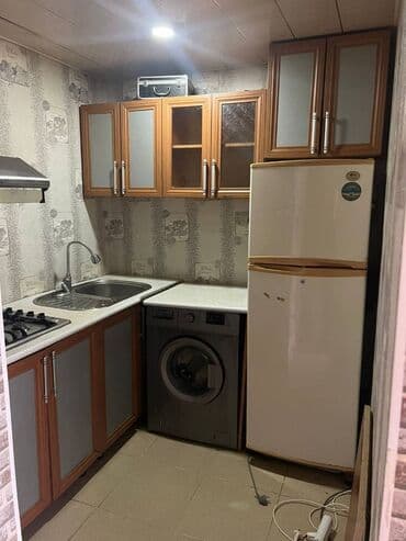 evler bineqedide: Nizami rayonu,Neftçilər metrosu yaxınlığı,5 mərtəbəli binanın,4-cü — 7