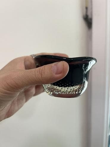 şuşe silen: Bədii şüşə qab – dekorativ külqabı. - Material: tam şüşə, içəridə — 3