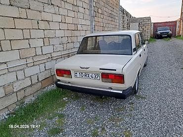 ford transit muherrik: VAZ 2107 sedan - Korpus: 4 qapılı sedan, bej rəng - Mühərrik və — 4