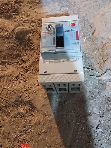 tol vuran usta: Legrand Elektrik avtomat, 3 faza — 7