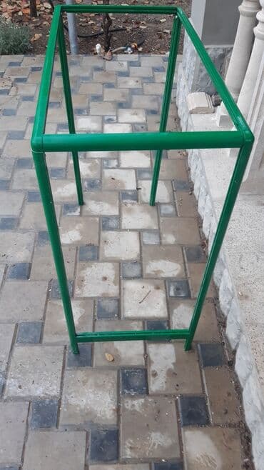 открытая вешалка для одежды: Dukan ucun vitrin polkasi ishlenmeyib bir defe yiqilib sokulub — 3