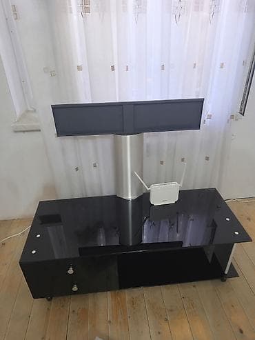 ULTIMATE markalı televizor stendi Əla vəziyyətdədir Ölçü: Eni 48sm — 1