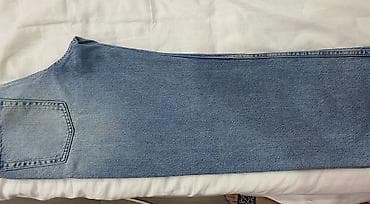 jeans salvar: Uşaq/yeniyetmə üçün klassik açıq mavi cins şalvar səliqəli geyinilib — 4