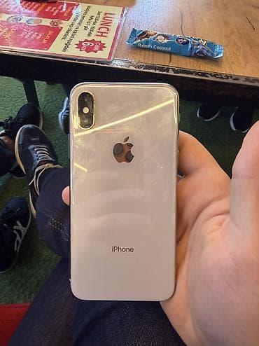 300 manata telefonlar: IPhone Xs — 2