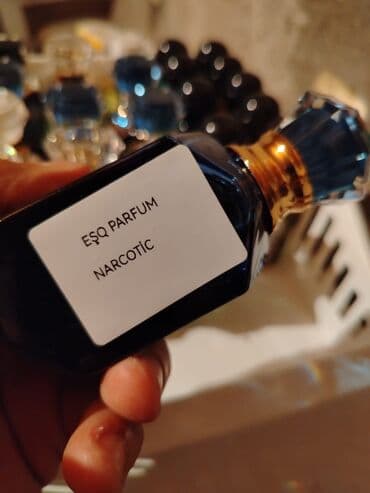 ESQ Parfum – “Narcotic” ətiri - Zərif, tünd mavi şüşədə, qızılı-mavi
