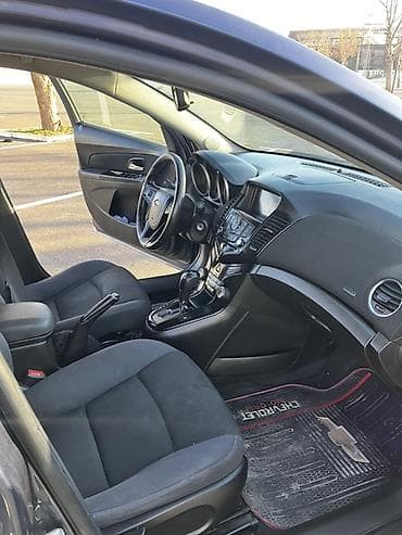 qolf car: Chevrolet Cruze sedan - Kuzov: 4 qapılı sedan, tünd boz rəng - — 7