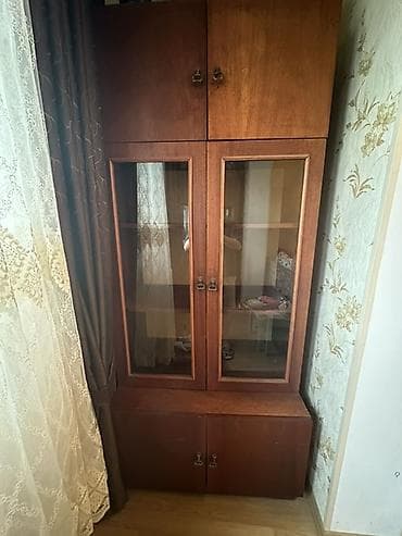 стенка новая: Б/у, 6 дверей, С зеркалом, Коричневый, Дерево, Распашной, Прямой шкаф — 2