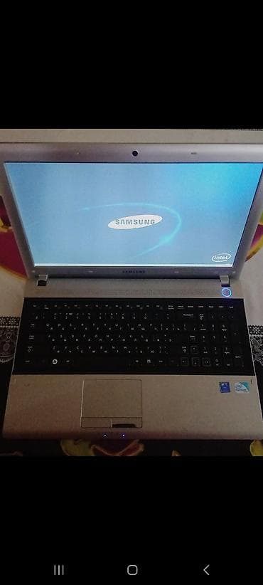 redmi 17 pro: Samsung noutbuk - Ekran: təxminən 15.6" (LED), veb-kamera üst hissədə — 2