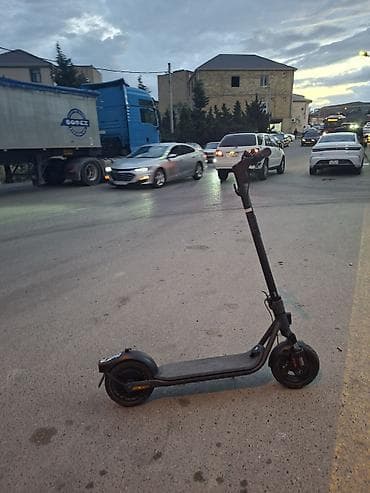 moto m50n: Ninebot F2 || 30 kmh 500 w Təcili satılır 4 aydi alinib baterikasi — 2