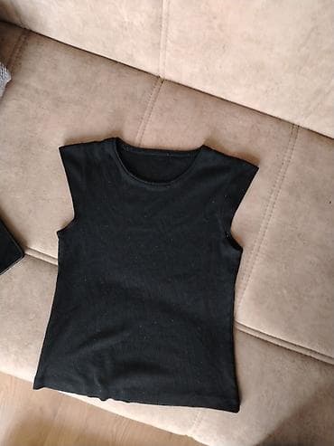 Qara rəngli qadın köynəyi/top - Model: yüngül, qolsuz (kapşon/qısa qol lalafo.az -da Qara rəngli qadın köynəyi/top - Model: yüngül, qolsuz (kapşon/qısa qol