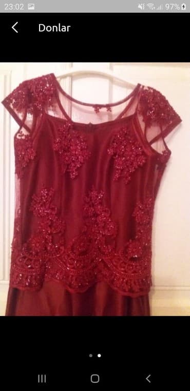 rus papağı: Geyinilmiyib — 2