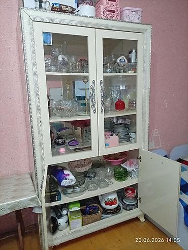 Ağ rəngli vitrin bufet şkafı və əlavə paltar şkafı — 3