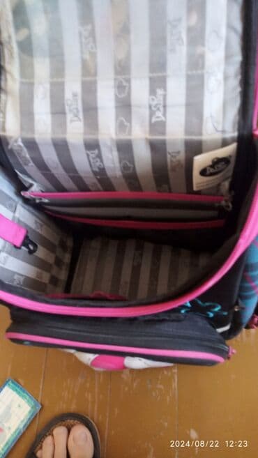 сумка саквояж: Школьная сумка 
Высота 35 см ширина 30
Фирма Delune
zənğ edin — 4