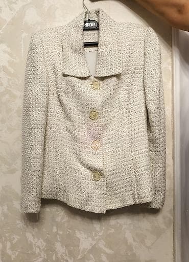 Zərif dəst – jaket və ətək - Parça: toxuma (bukle effektli) lalafo.az -da Zərif dəst – jaket və ətək - Parça: toxuma (bukle effektli)