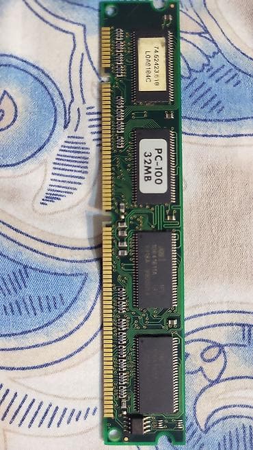komputer kabel: PC-100 SDRAM yaddaş modulu Kolleksiya kimi satılır - Tutum: 32 MB — 1