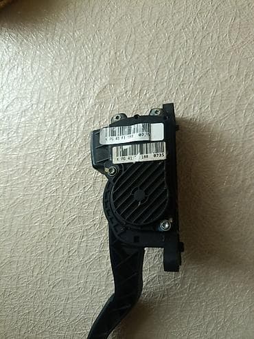 mon af: Elektron qaz pedalı (accelerator pedal assembly) - Marka/model: Bosch — 2