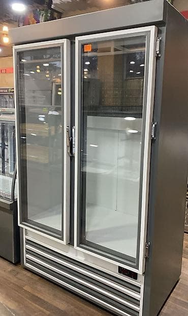 setka vitrin: İkitərəfli vitrin soyuducu - Şüşə qapılı, iki bölməli vitrin dizaynı — 1