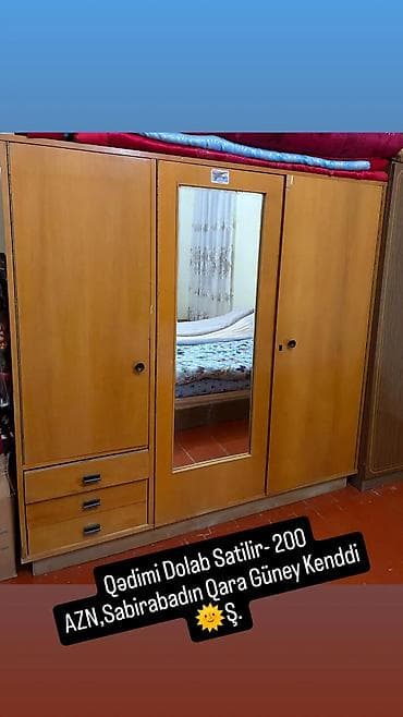 sadə asma tavanlar: İşlənmiş, 3 qapılı, Güzgülü, Qəhvəyi, Taxta, Açılan, Düz dolab — 1