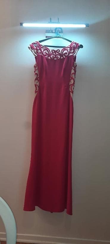 vecerni donlar: Uzunluĝu :140 sm
Rengi :qirmizi
Olçu :s,m
Teze deil — 1