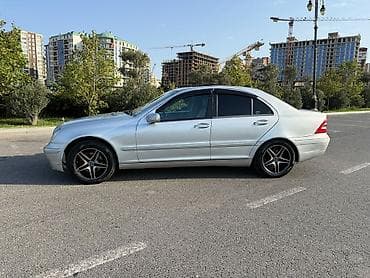mersedes starter: Mercedes-Benz C240 sedan təqdim olunur. Avtomobil klassik W203 — 10