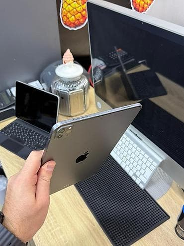 İşlənmiş Apple iPad Pro 11 (2020), 11", 128 GB, Ünvandan götürmə, Pulsuz çatdırılma, Rayonlara çatdırılma
