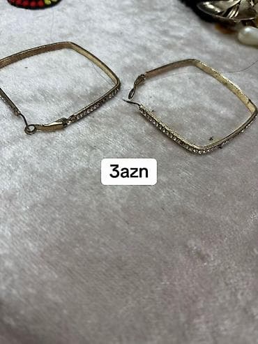 bil: Bijuteriya dəsti – müxtəlif modellər - Sırğalar: - Qara püsküllü — 9