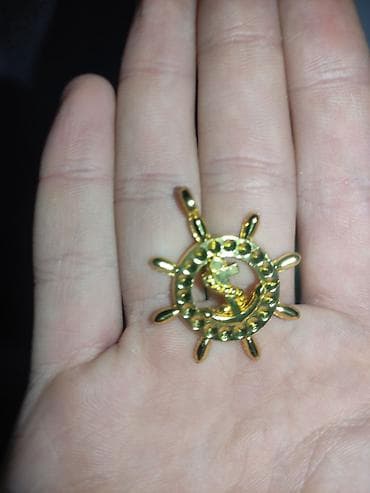 Qızılı rəngli asqı dəsti - Dəstdə 2 asqı var: 1) Dəniz mövzulu