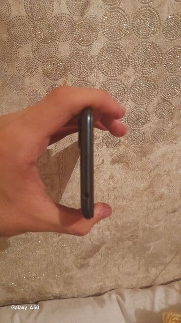 iphone 5 's: Blackberry 6230, rəng - Qara, Qırıq — 1