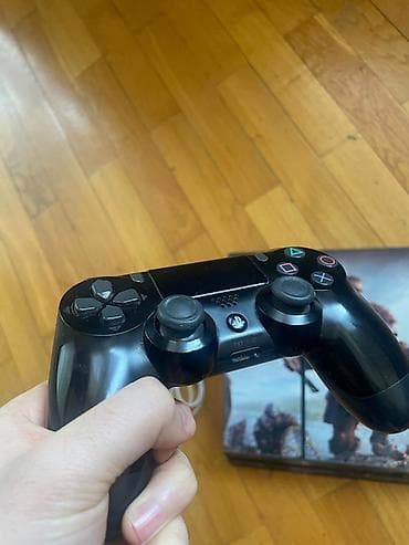 plesteyşin: Assassin’s Creed Valhalla temalı PlayStation 4 fat oyun konsolu seti — 5