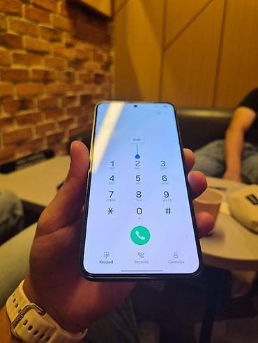 Samsung Galaxy S23, rəng - Qara, Simsiz şarj — 6