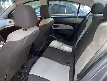 cruze 2012: Chevrolet Cruze: 1.8 l | 2010 il 280000 km Sedan — 6
