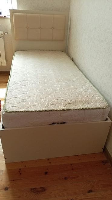 Kravata tezedi cox isdenmiyib bazalidir 180azn satilir unvan