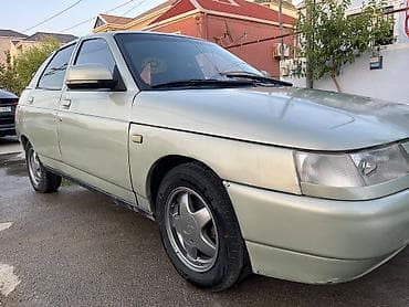 luaz satılır: LADA 2112 (hatchback) – 5 qapı, açıq yaşıl rəng. Texniki və xarici — 3