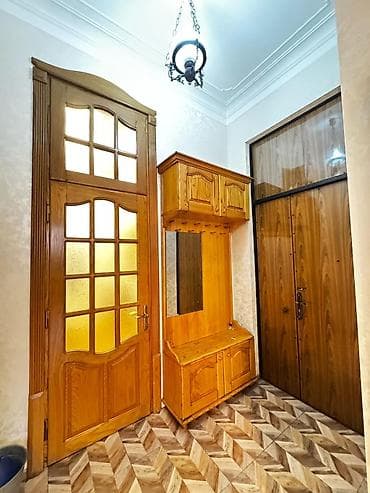 Mənzillər: 🙋‍♀️ SALAM 🏫 Şəhərin mərkəzində, 28 may metrosunun arxası, Köhnə — 8
