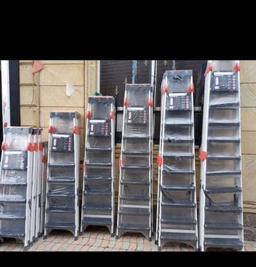 qara boya: Təsvir: - Qatlanan məişət nərdivanları kolleksiyası - Fərqli ölçülər — 1